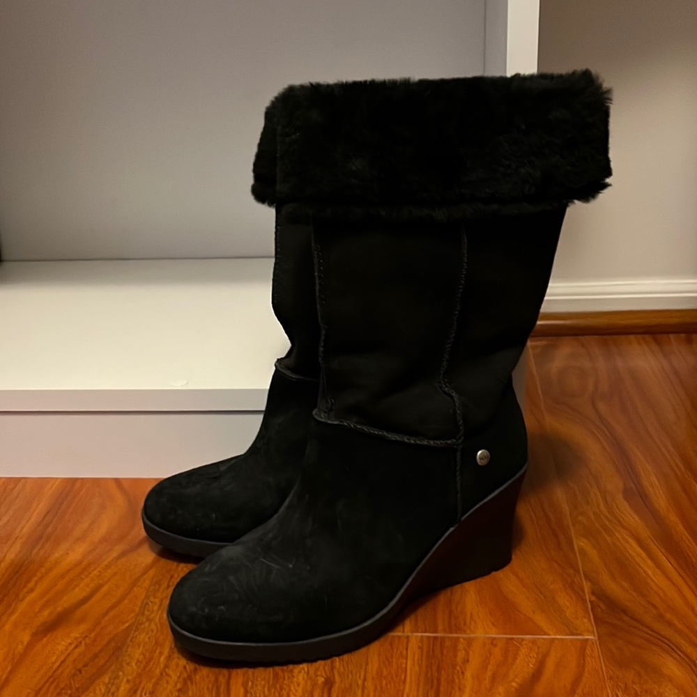Gently used UGG suede boots